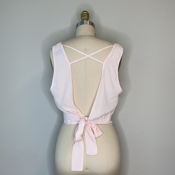 🦋3/$25 Forever 21 Dusty Pink Back Bow Criss Cross Crop Top - Picture 2 of 4